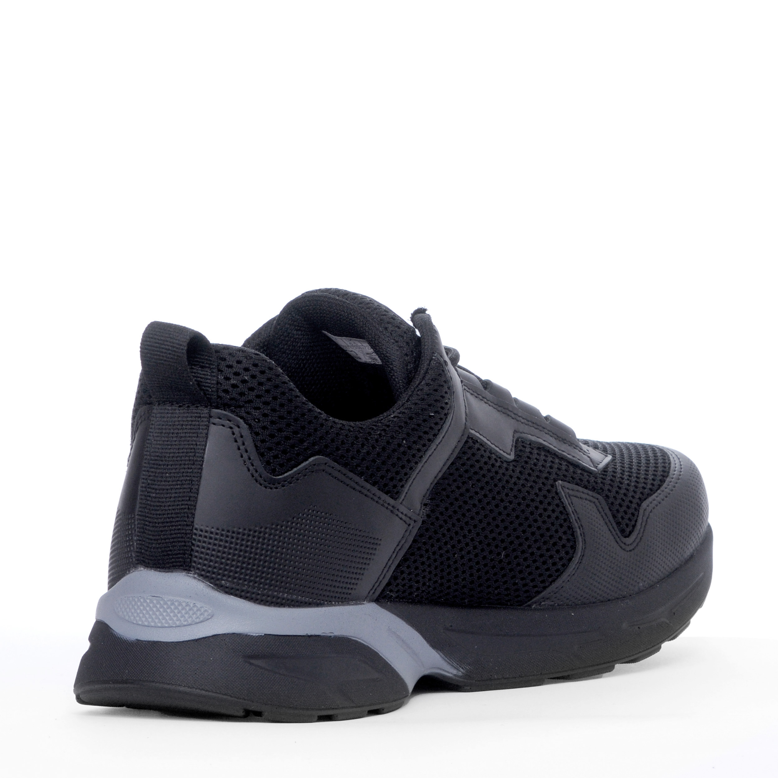 Кросівки чоловічі